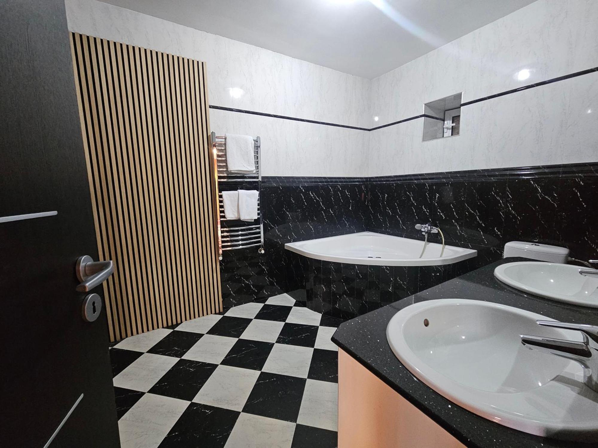 Simple Villa Rooms National Arena Self Check In Бухарест Экстерьер фото