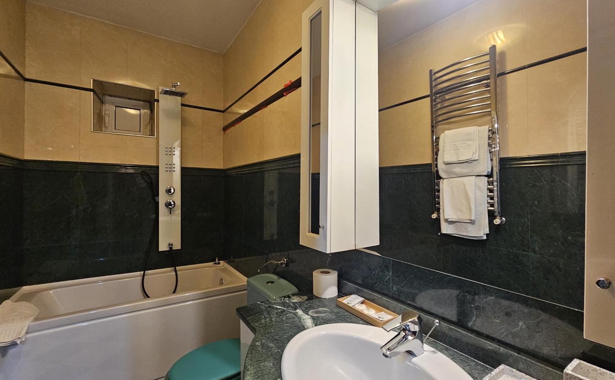 Simple Villa Rooms National Arena Self Check In Бухарест Экстерьер фото